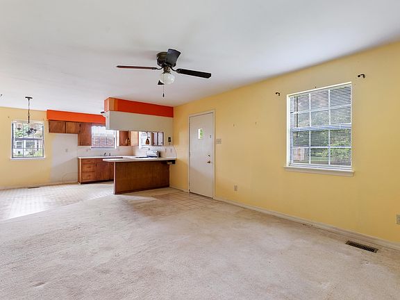 5th image of 35 Jarman Ln
