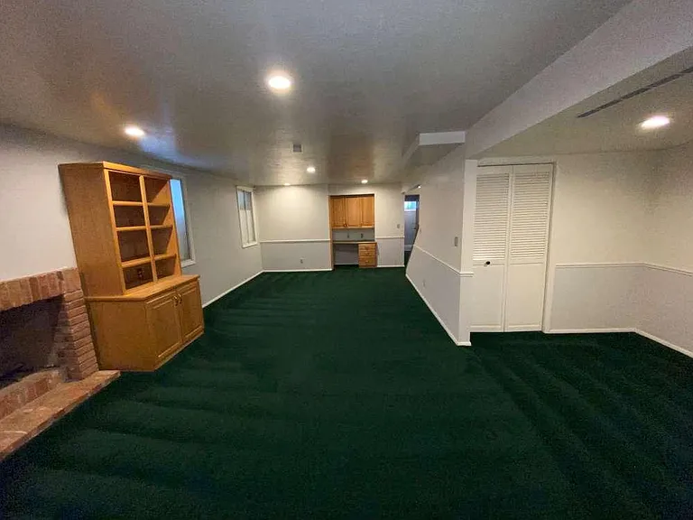 1093 Lamplighter Dr — Photo 16