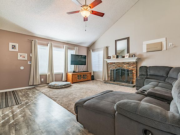4th image of 3109 Larwood Dr