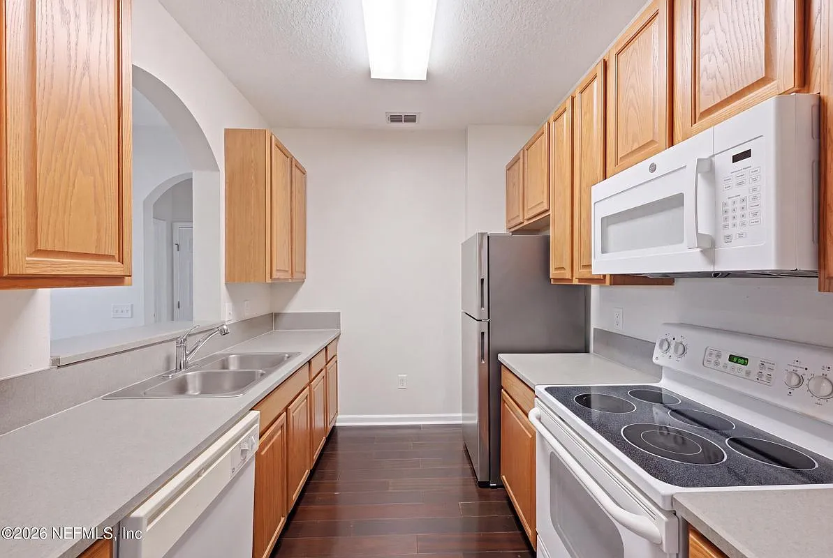 2 bed, 2.0 bath, 1112 sqft, $1,500 — Photo 3