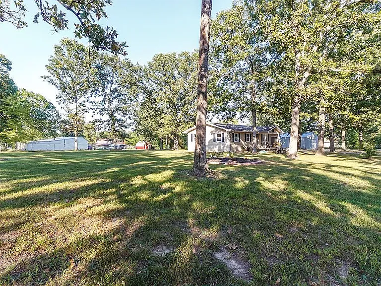 22915 Daisy Rd — Photo 28