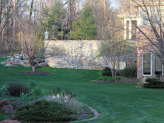 3rd image of 350 Brookwood Dr