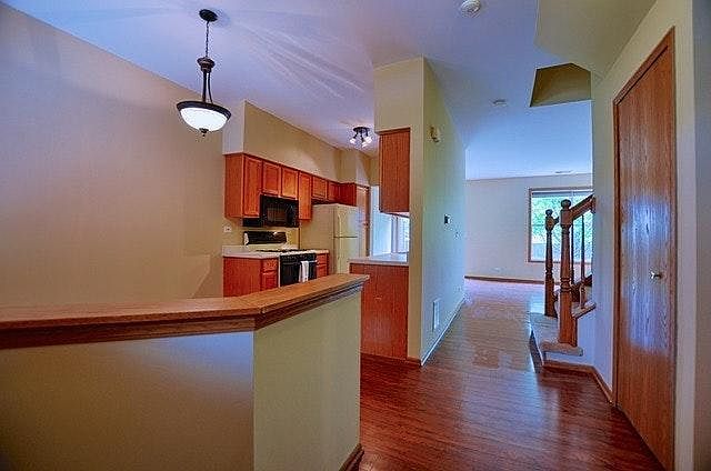 2nd image of 1043 Sheridan Cir