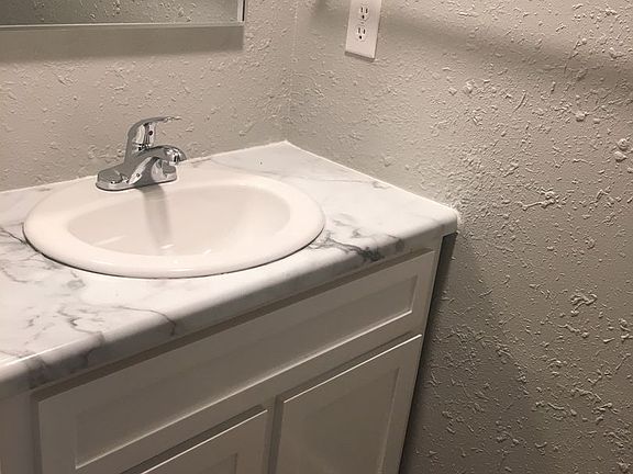 5th image of 1346 Campbell St APT 20