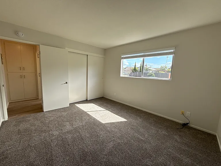 1021 E Cypress Ave — Photo 27