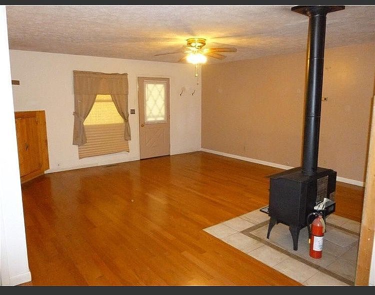 2nd image of 3680 Mangus Rd