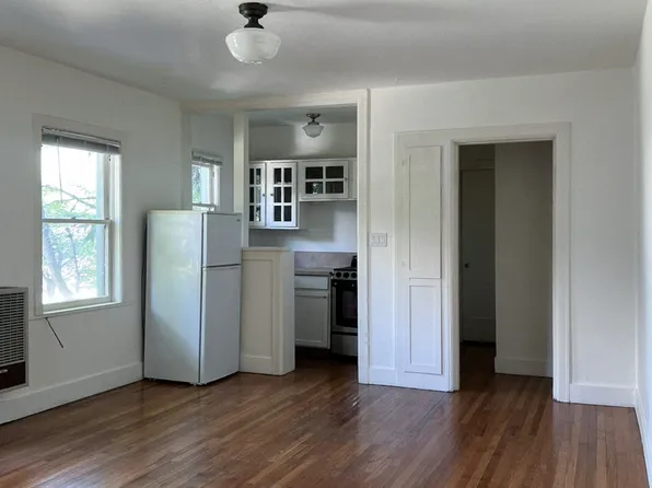 2102 SE 12th Ave APT 4, Portland, OR 97214