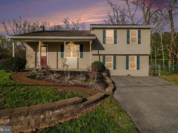 88 McAllister Church Rd, Carlisle, PA 17015