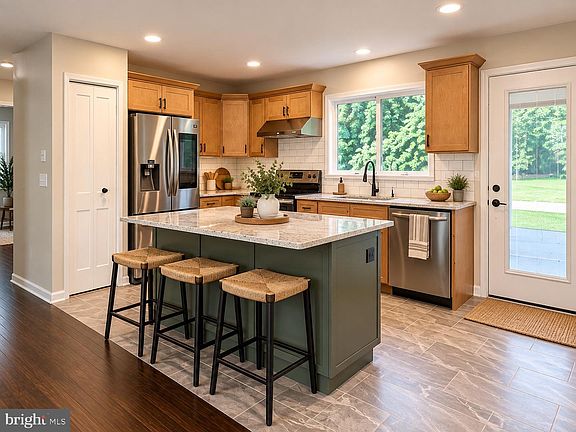 2nd image of 18 Park Ave