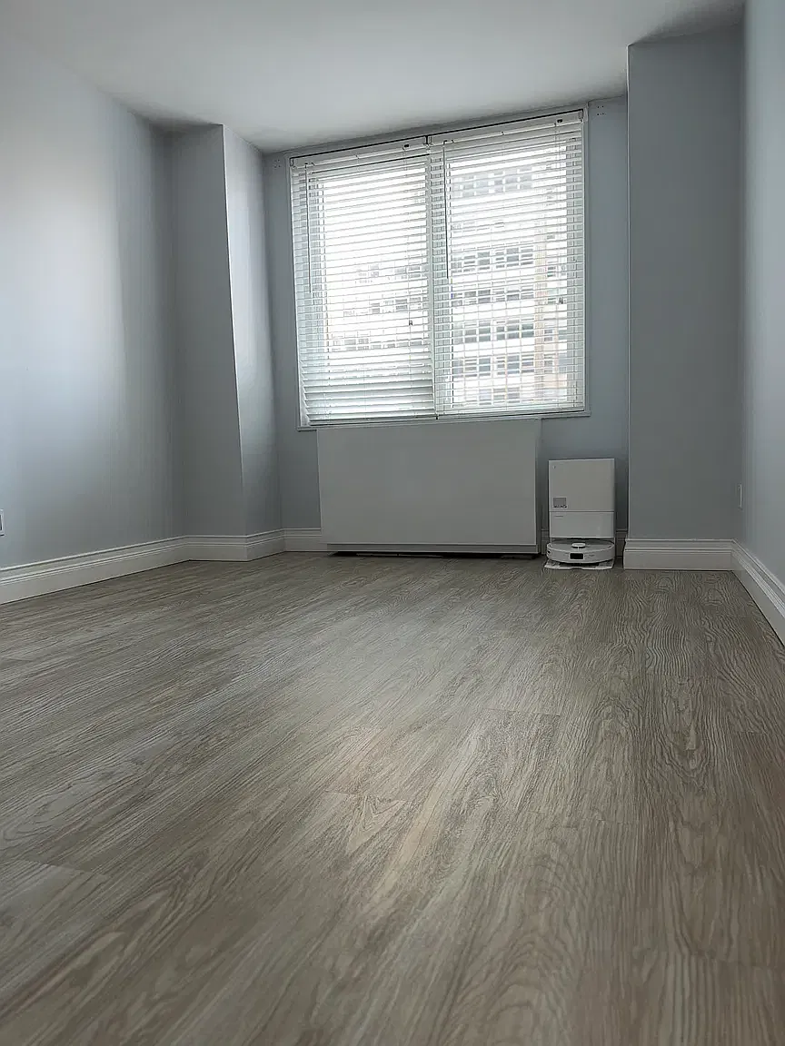 212 East 47th Street — Photo 3