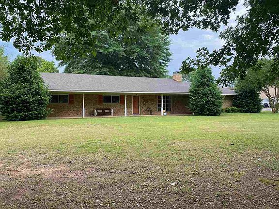 3rd image of 379 Joy Dr