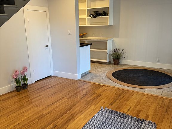 4423 Living room view of dining area & kitchen
