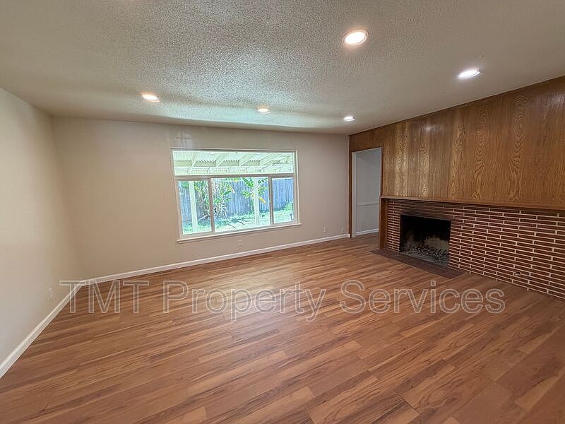 1st image of 6926 Milbrook Way
