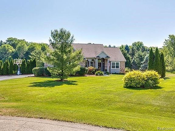 2nd image of 1179 E David Kempf Ct