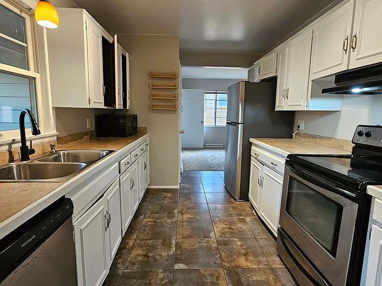 1875 S Linden Way — Photo 11