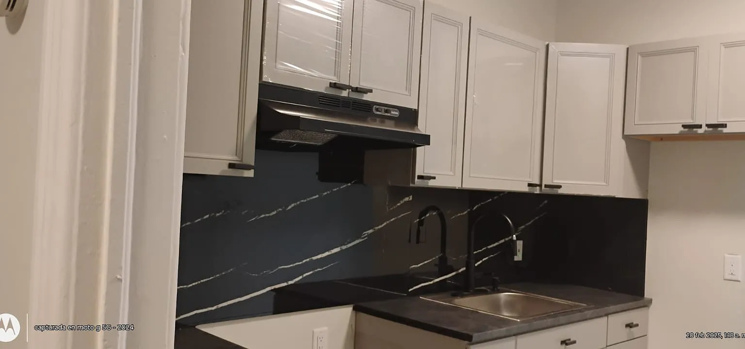 2 bed, 700 sqft, $1,878 — Photo 1