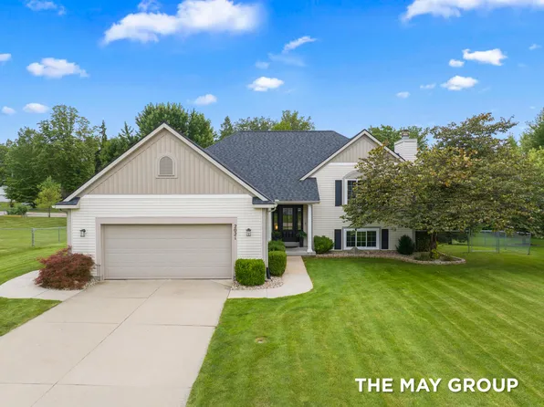 2021 Orchard Ridge Dr NW, Grand Rapids, MI 49534