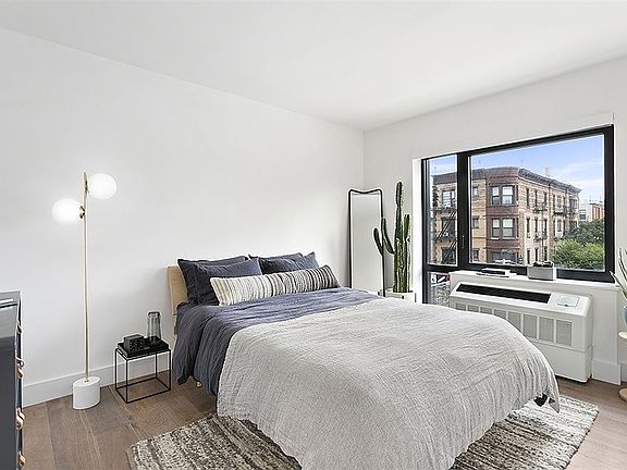 5th image of 325 Lafayette Ave APT 8J