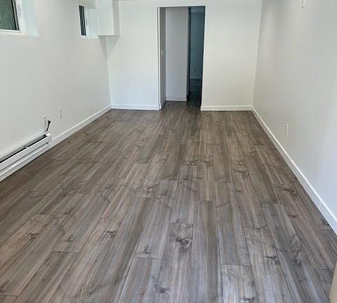 3rd image of 1647 Angelus Ave #3