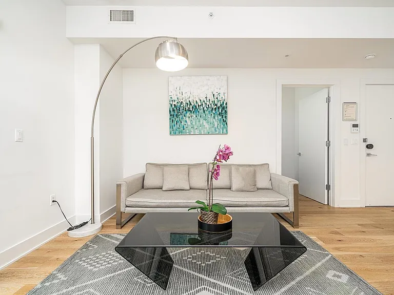 1101 Grand St #404 — Photo 10