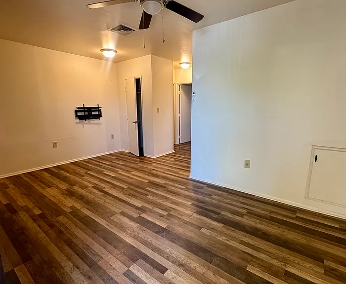 5250 E Bellevue St #D — Photo 3