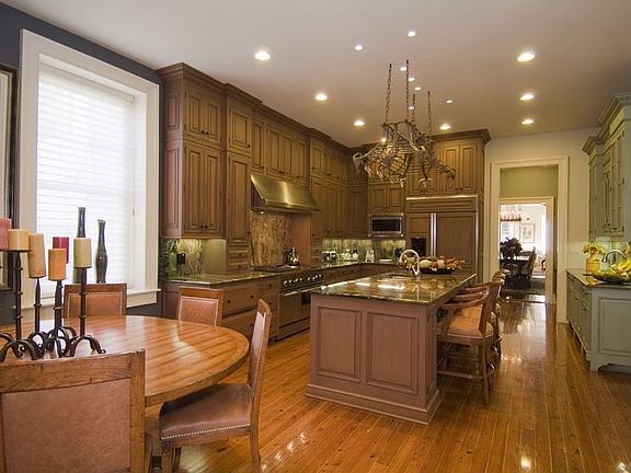Chef's kitchen