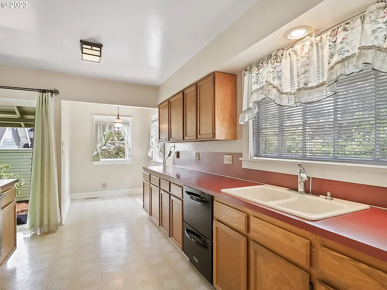 4964 SE 74th Ave — Photo 12