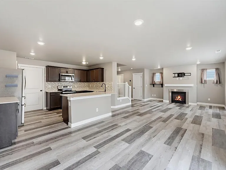 831 Burwood St SE — Photo 10