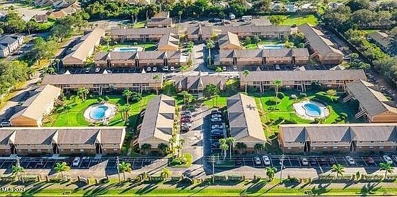 4th image of 267 Ulster Ln #267