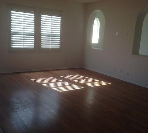 5th image of 2750 E Oak Hill Dr Unit 1