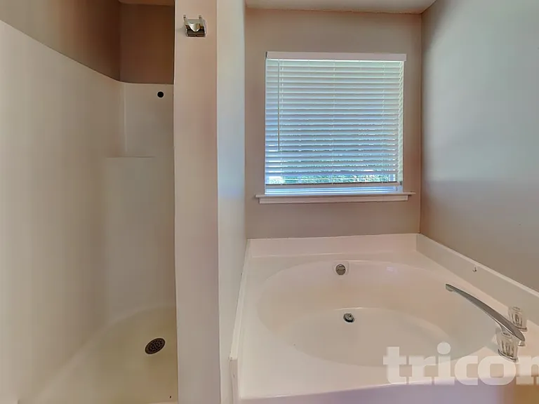 6316 Wellington Ct — Photo 10