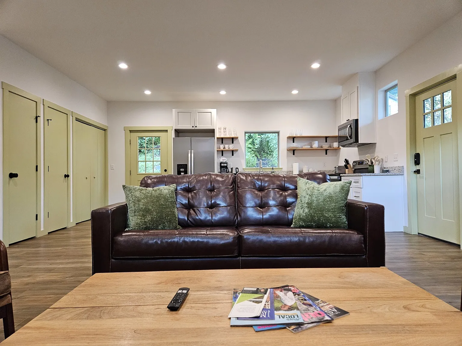 3 bed, 1188 sqft, $3,000 — Photo 4