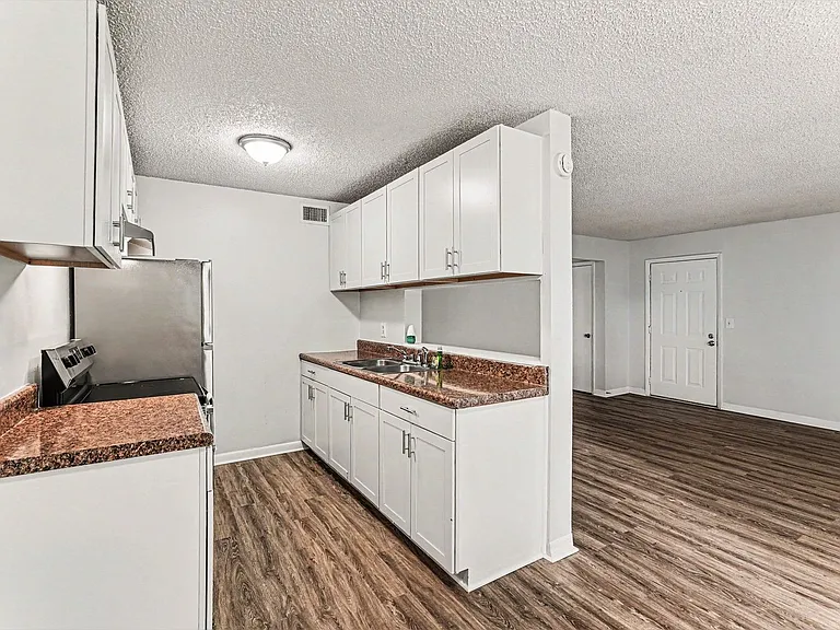 2181 Agora Cir SE — Photo 9