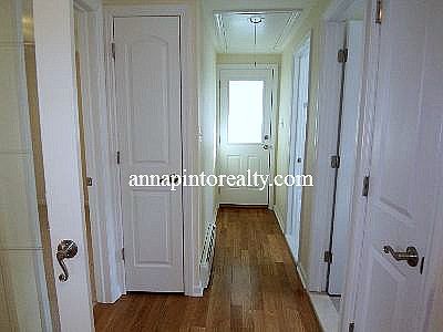 5th image of 916 Cross Bay Blvd