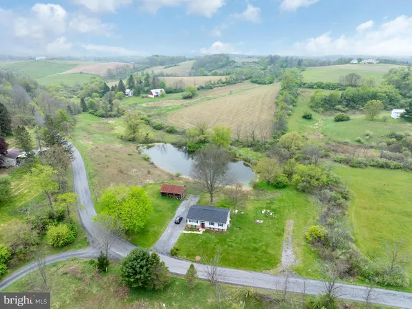 379 Mountain Back Rd, Spring Mills, PA 16875