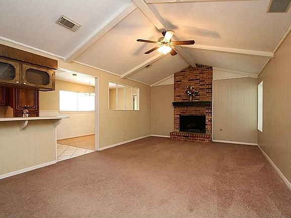 Family Room, Fireplace