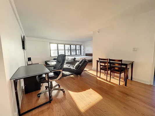 Rented by Keller Williams NYC | media 7