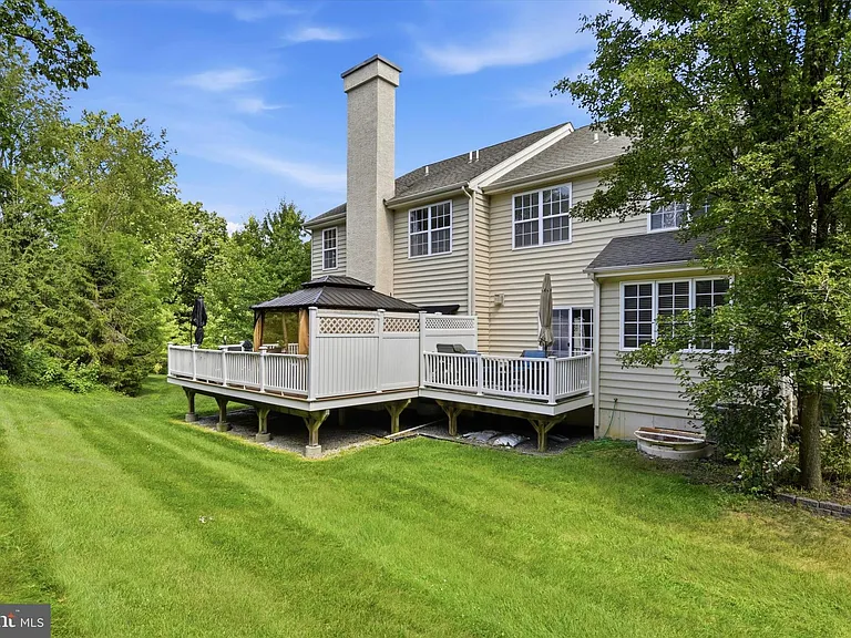 1221 Derry Ln — Photo 34