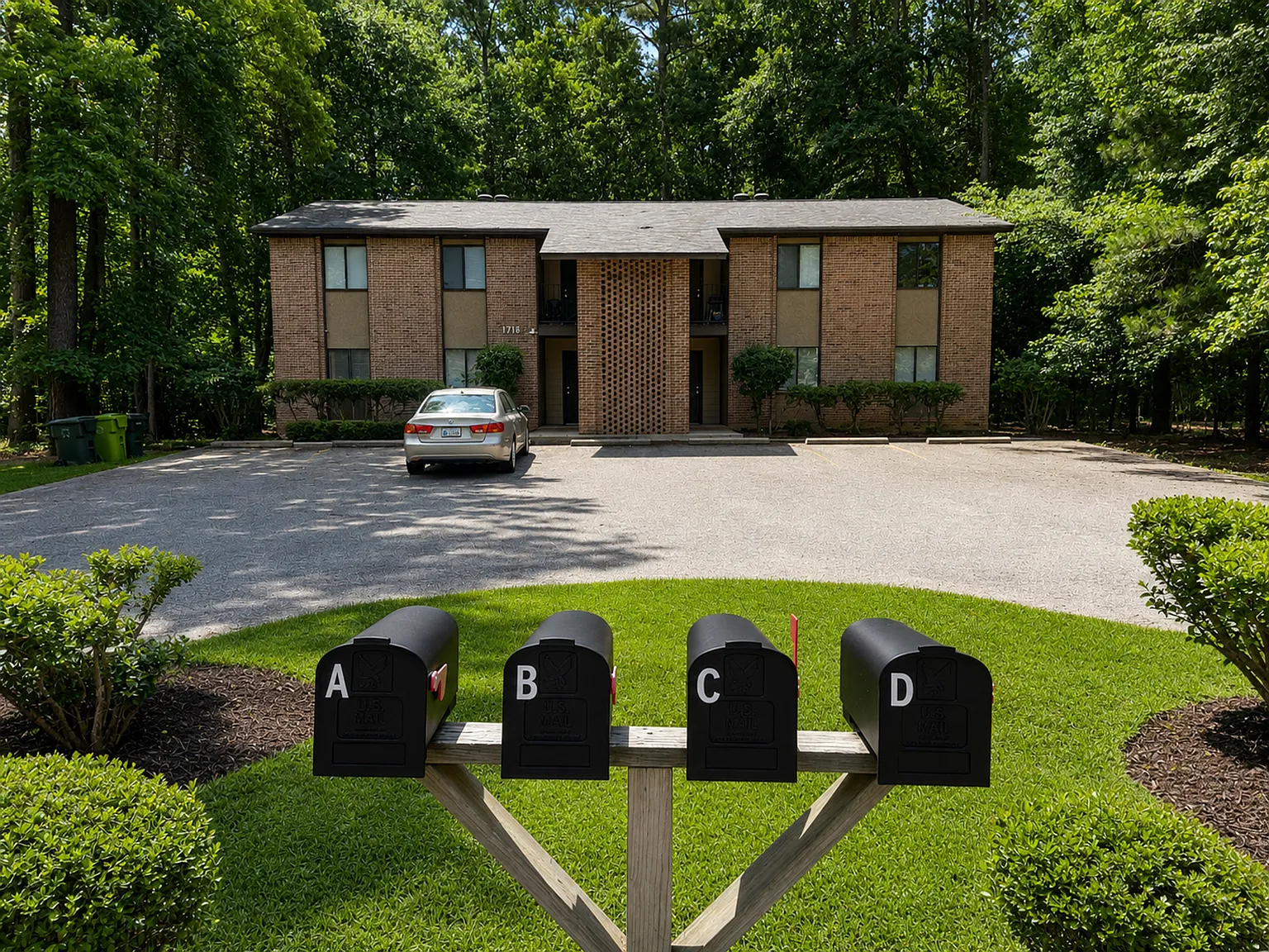1718 Horseshoe Drive — Photo 1