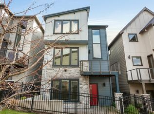 613 SW Chinook Ter, Portland, OR 97225