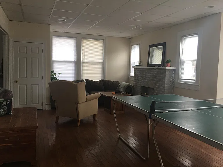 146 E High St — Photo 7