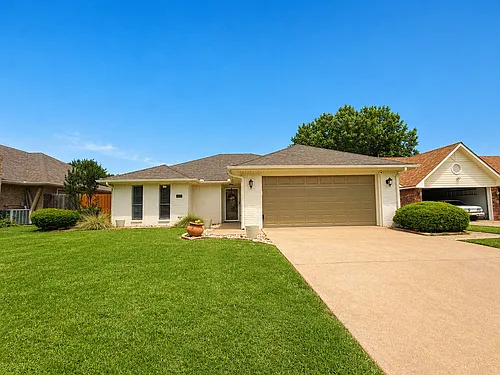 4409 Augusta Cir Photo 1