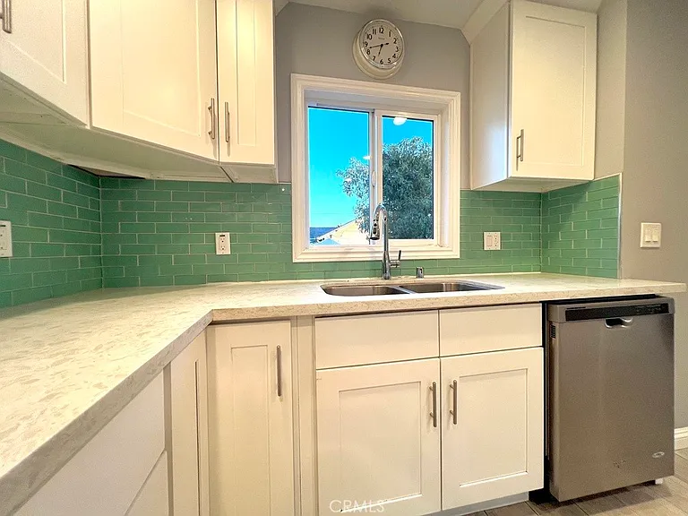 6628 N Golden West Ave — Photo 7