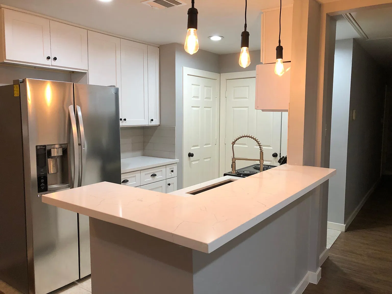 3 bed, 1200 sqft, $1,300 — Photo 2