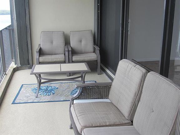 5th image of 132 Lakeshore Dr Ph 17
