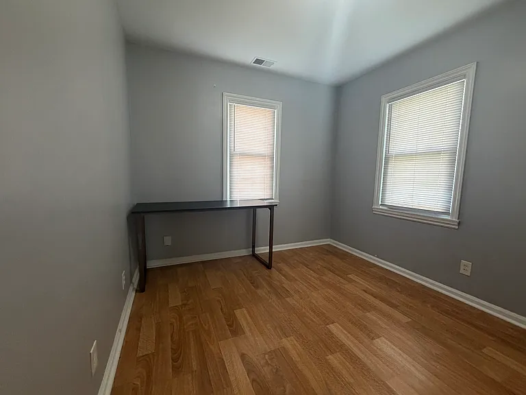 22438 Clairwood St — Photo 16