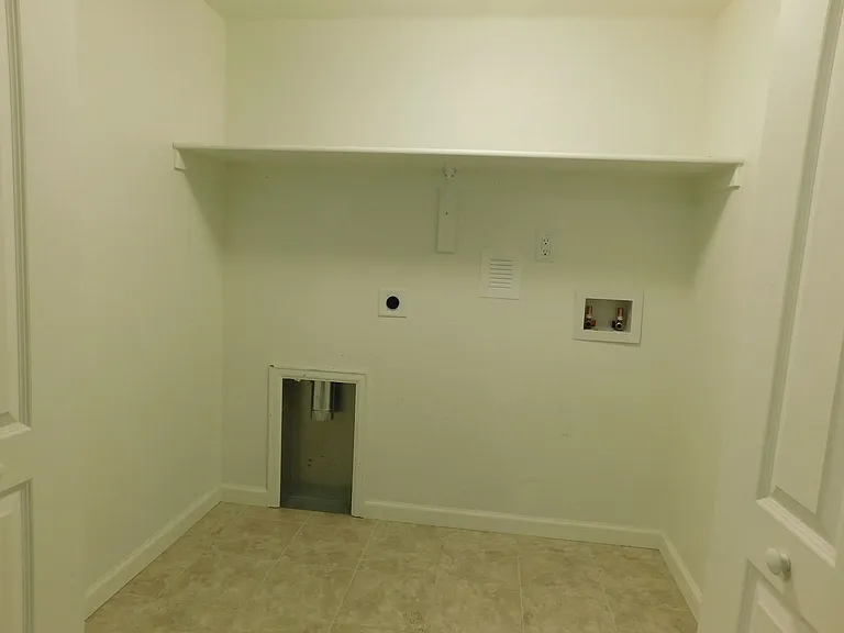 654 Trinity Way #B — Photo 10