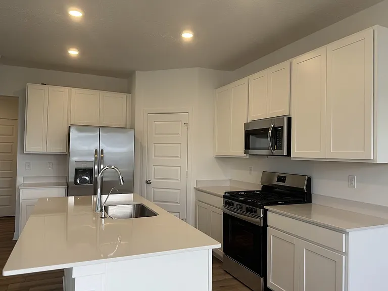 2147 Mildred Rd — Photo 5