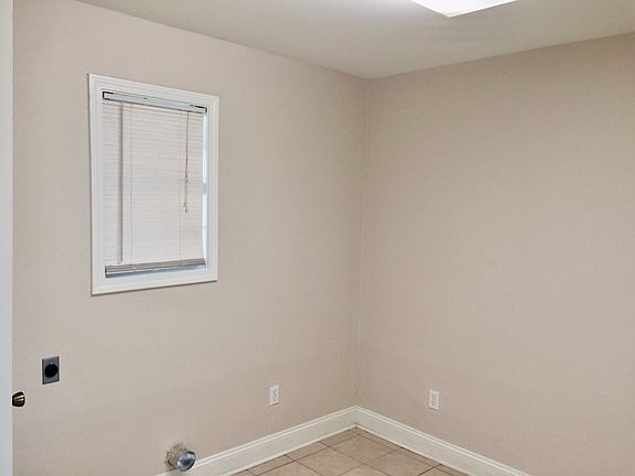 4th image of 541 Mims Dr
