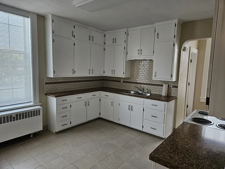 110 S Fond Du Lac Ave #5 — Photo 4